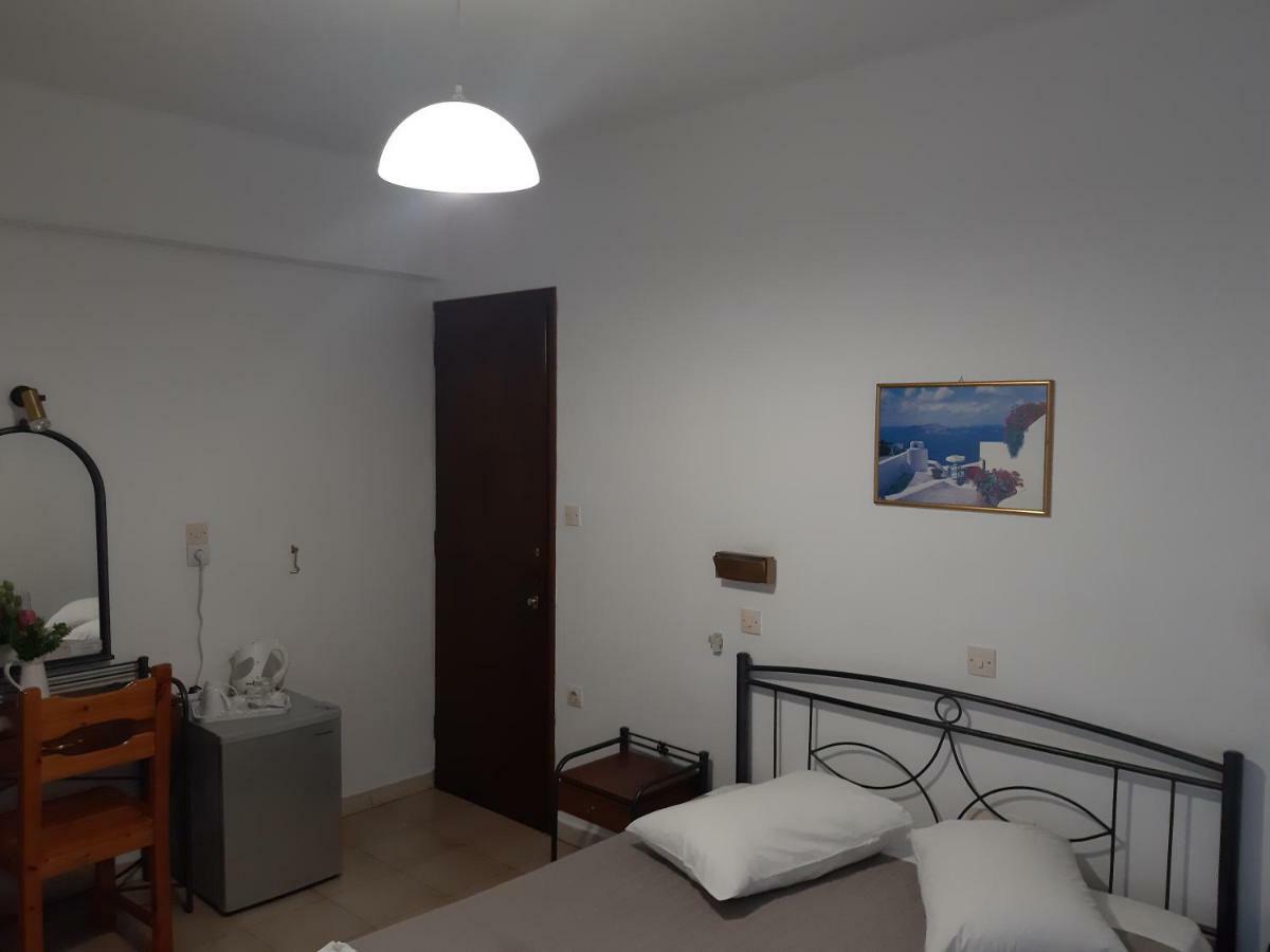 Villa Firostefani 3*